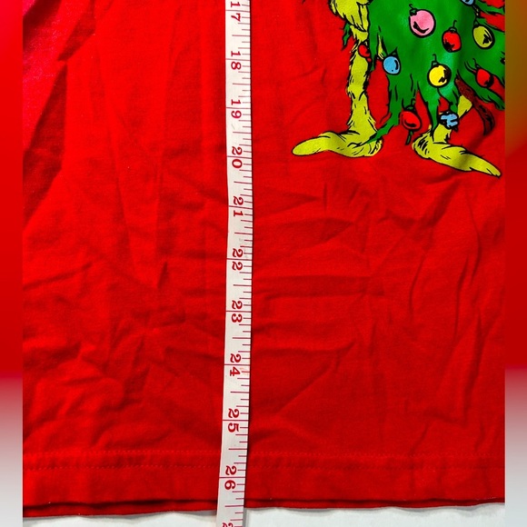 Dr Seuss’ The Grinch - Small Red T Shirt 🎄💗 - Picture 5 of 7